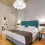 Genteel Home Palacio Abades