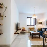 Apartment In Former Monastery With Patio In City Centre Free Parking