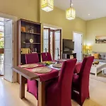 Padua Central Alameda House by Valcambre