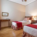 One&Lux - Stylish Apartment near Plaza de España