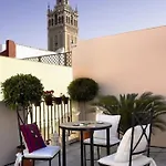 Life Apartments Giralda Suites