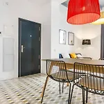 Pop Art, 2Bd Ground Central Apartment