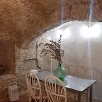Downtown Loft In A 16Th Century Convent