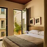 Bos*Cos Apartments