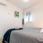 Apartamento 2 en Estadio del Sevilla, 3 habitaciones y metro