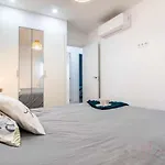 Apartamento 2 en Estadio del Sevilla, 3 habitaciones y metro