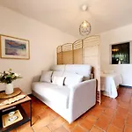 Apartamento Con Patio Sevillano
