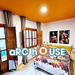 Arc House Plaza