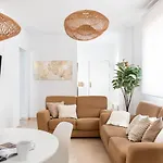 Magno Apartments Alfareria - Private Parking Included
