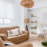 Magno Apartments Alfareria - Private Parking Included