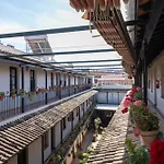 Apartamento Con Encanto En Patio Sevillano