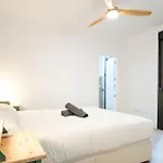 Charming 2 Bedroom Apartment By Torre Del Oro By Ocityzen