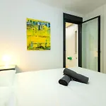 Charming 2 Bedroom Apartment By Torre Del Oro By Ocityzen
