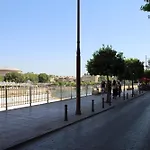 Luisahouse, En El Corazon De Sevilla Y Triana