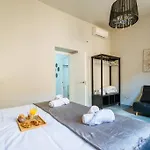The Secret To A Great Stay In Seville * 1\' Giralda