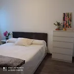 Habitacion En Piso Acogedor Y Muy Bien Ubicado