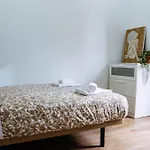 Triana Riverside Guesthouse