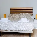 Triana Riverside Guesthouse