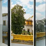 Luxury Apartment Overlooking Casa Pilatos