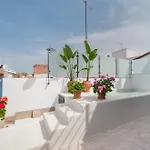 Luxury Apartment Overlooking Casa Pilatos