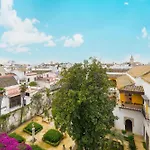Luxury Apartment Overlooking Casa Pilatos