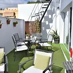 Atico De Arte Banado En Sol