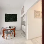 Central Cozy Budget 2Br Apt With Ac, 1 Bath, Private Parking Opt