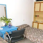 Casa Soleada En Calle Tranquila