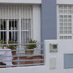 Casa Soleada En Calle Tranquila