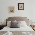 Quiet And Comfortable Fully Renovated Apartment