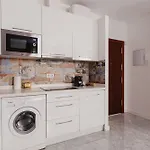 Quiet And Comfortable Fully Renovated Apartment
