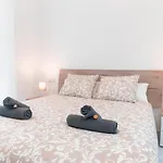 Downtown Apartment 3 Bedrooms, 1 Bathroom, Wifi
