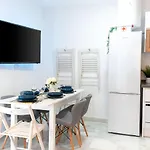 Downtown Apartment 3 Bedrooms, 1 Bathroom, Wifi