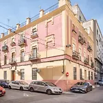 Beautiful And Bright- 1Bd 1Bth- Center