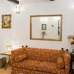 La Casa De Las Flores
