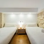 Amplio Apartamento De Diseno Precioso De Estilo Sevillano En Pleno Centro