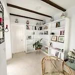 Beautiful Apartment In Triana, Sevillarooms