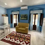 Estudio Con Encanto En El Corazon De Triana