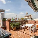 Penthouse In Restored C19Th Home