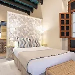 Genteel Home Casa Augusto Plasencia
