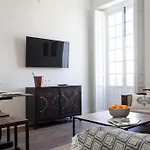 Stunning Boutique - Space Maison Apartments