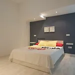 Alohamundi Amador De Los Rios