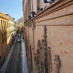 La Casa Amarilla