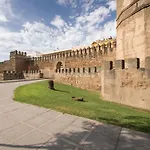 Macarena Flat