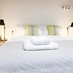 Stunning Boutique - Space Maison Apartments