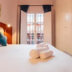 Wide With Terrace- 2Bd 1Bth- Santa Cruz