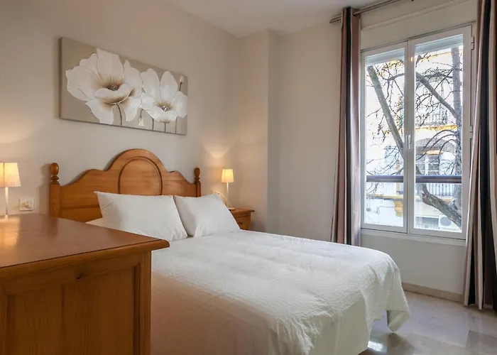 Apartamento Cerca Del Alcazar Con Garaje Privado