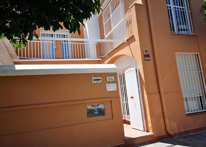 Bright Modern Residencial Home - Single Room With Shared Bathroom Near Airport