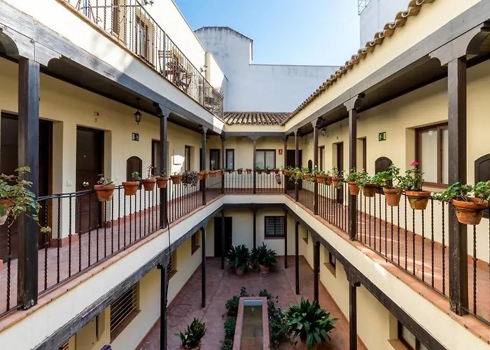 Lumbreras Host
