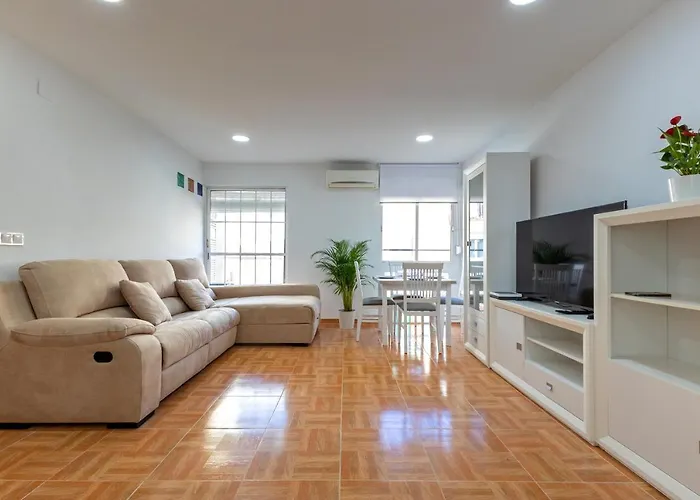 Charming 2 Bedroom Apartment At Triana Center By Oui Seville